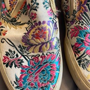 Men’s embroidered Vans